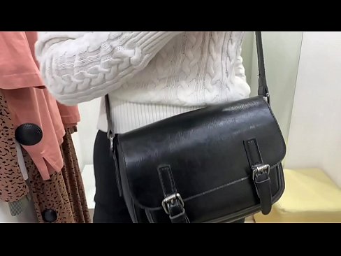 ❤️ Јавна мастурбација младе кучке ФералБерри са дилдом у соби за мерење Руски порно на sr.quizfarmature.ru ﹏